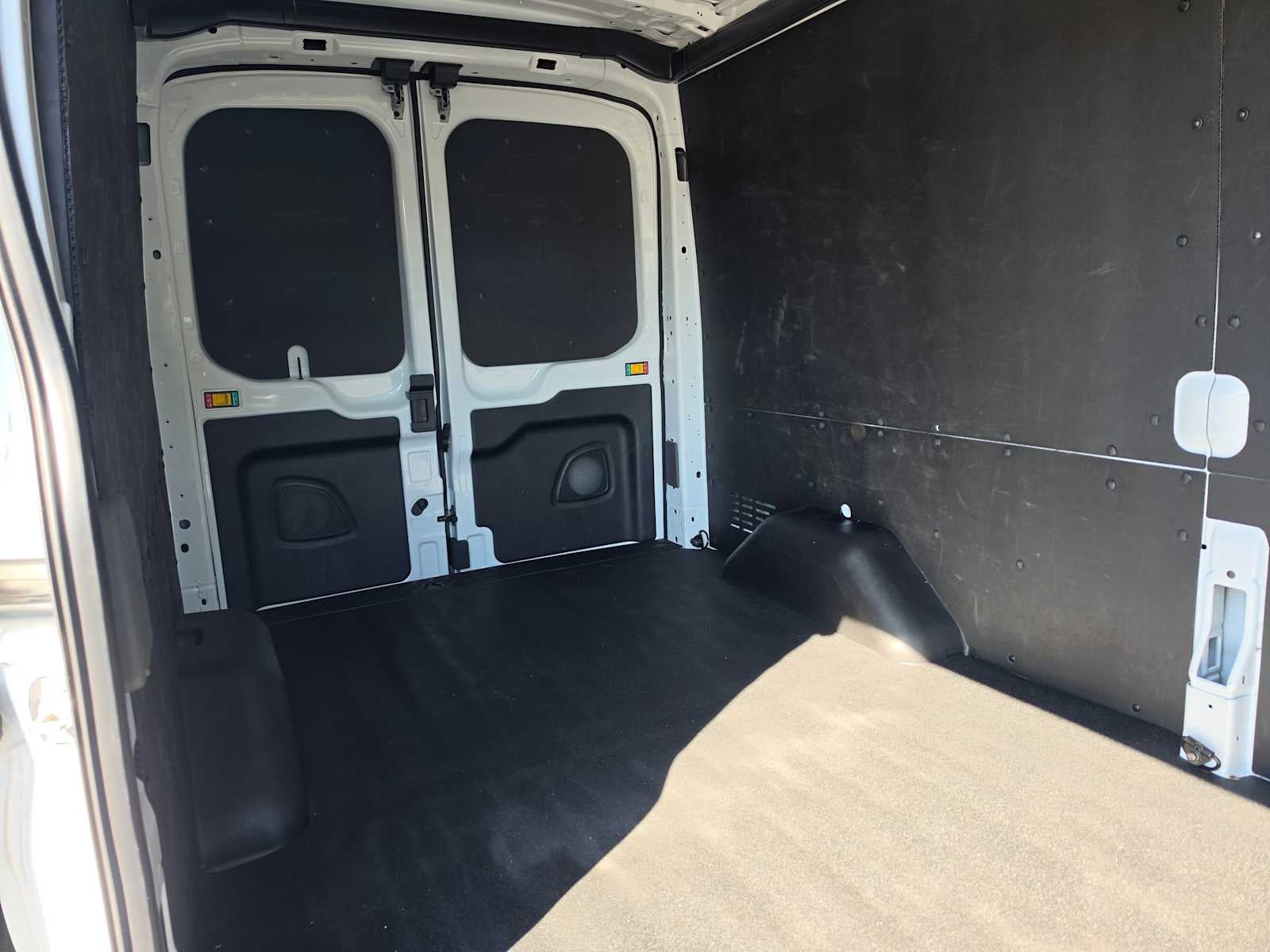 2023 Ford Transit T-250 130" Med Rf 9070 GVWR AWD