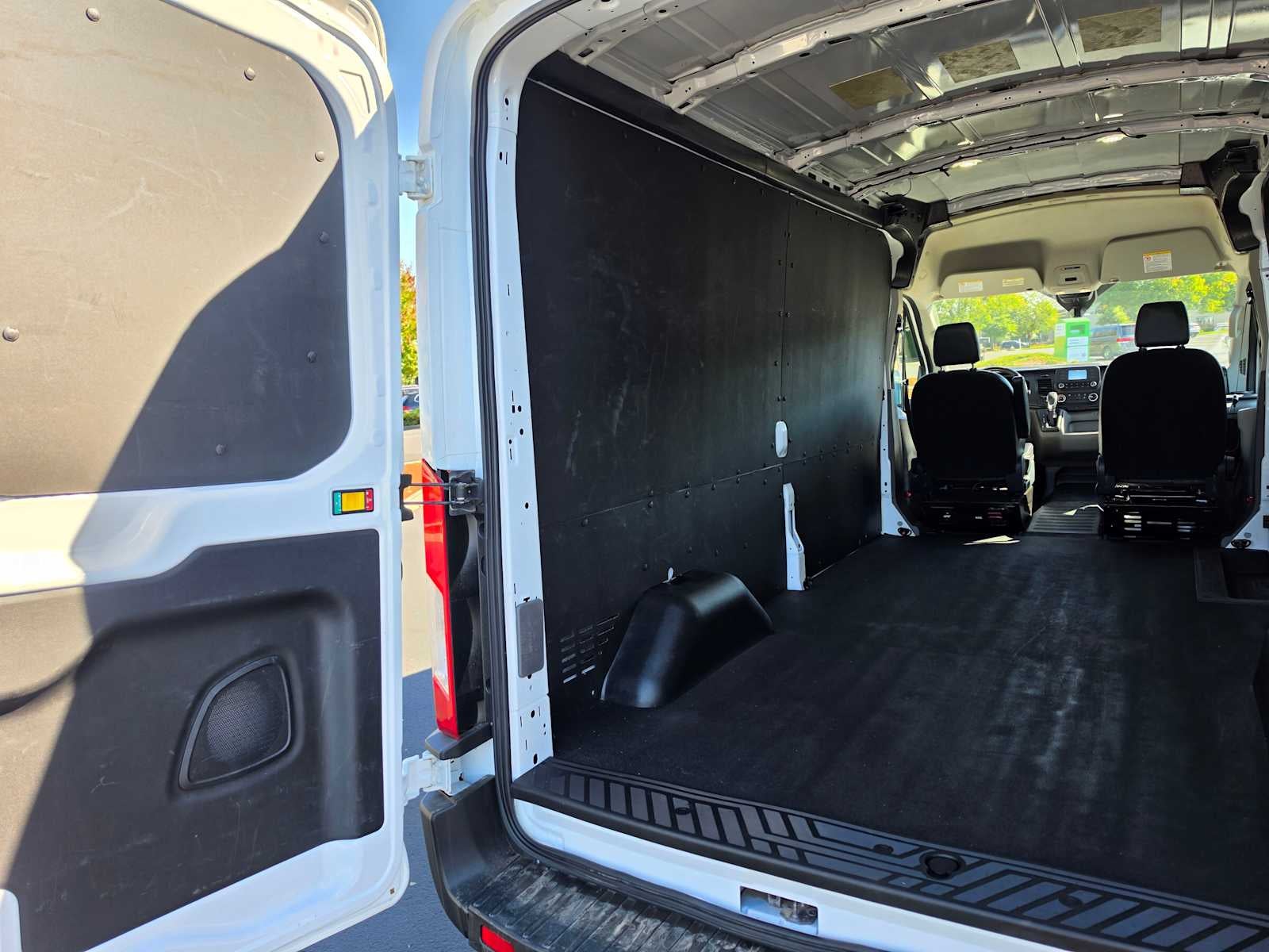2023 Ford Transit T-250 130" Med Rf 9070 GVWR AWD
