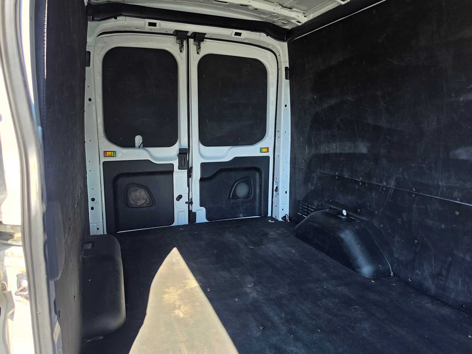 2023 Ford Transit Cargo Van T-250 130" Med Rf 9070 GVWR AWD