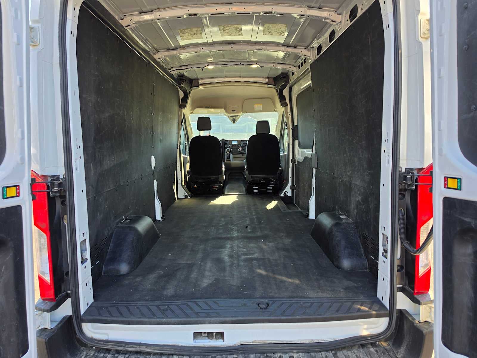 2023 Ford Transit Cargo Van T-250 130" Med Rf 9070 GVWR AWD