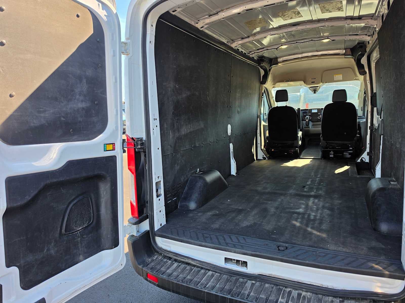 2023 Ford Transit Cargo Van T-250 130" Med Rf 9070 GVWR AWD