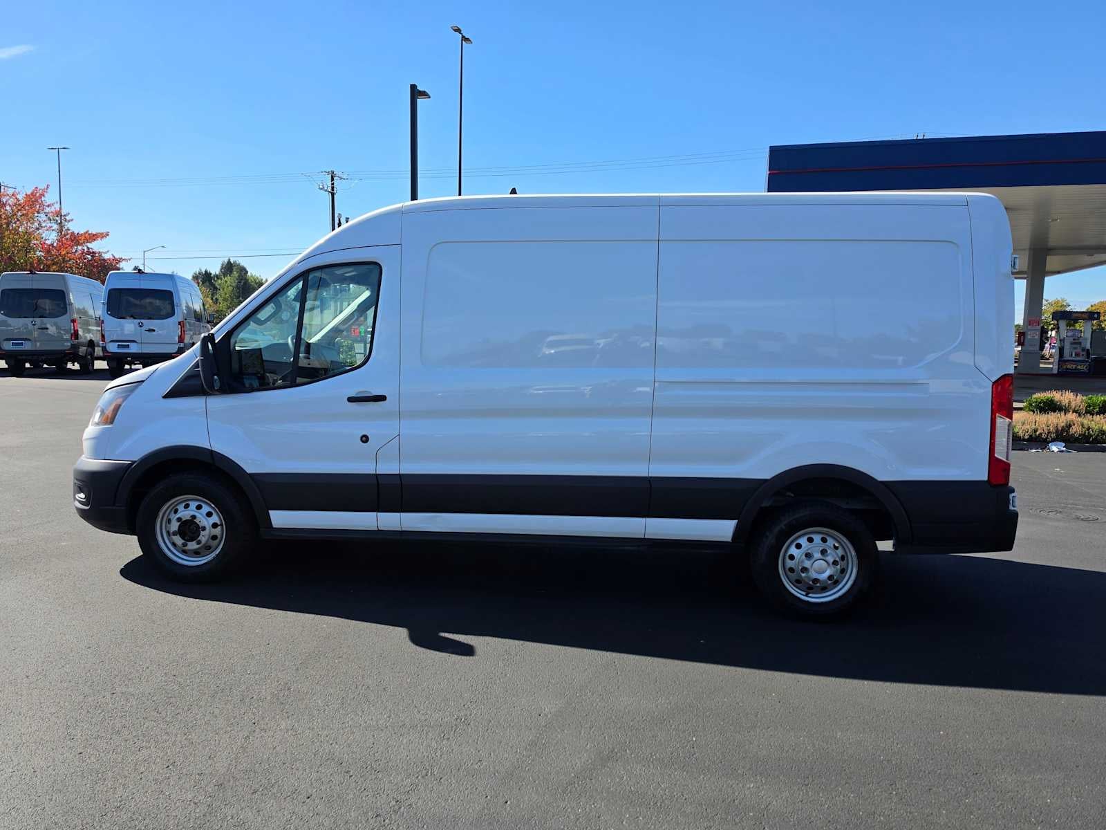 2023 Ford Transit Cargo Van T-250 130" Med Rf 9070 GVWR AWD