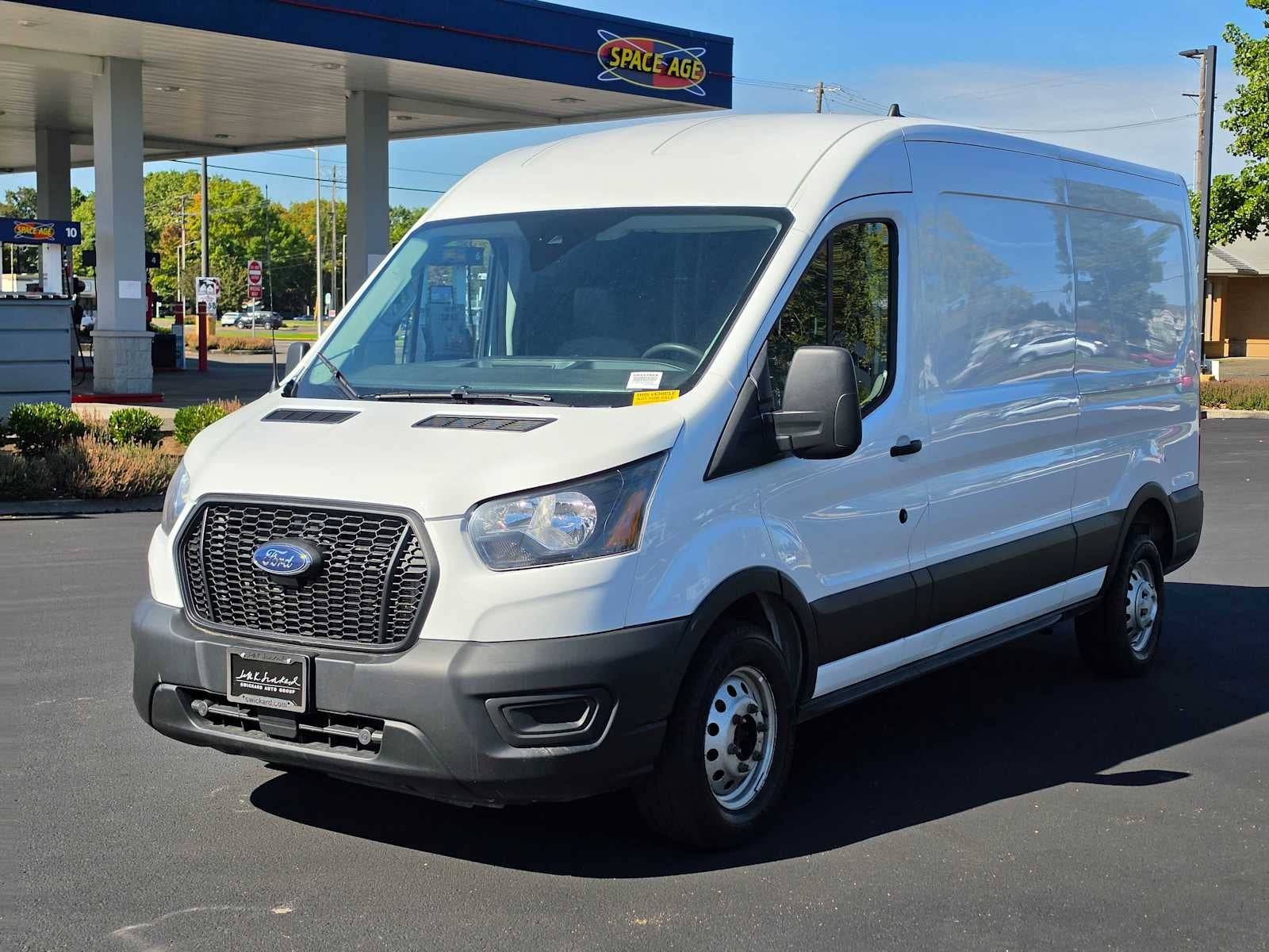 2023 Ford Transit Cargo Van T-250 130" Med Rf 9070 GVWR AWD