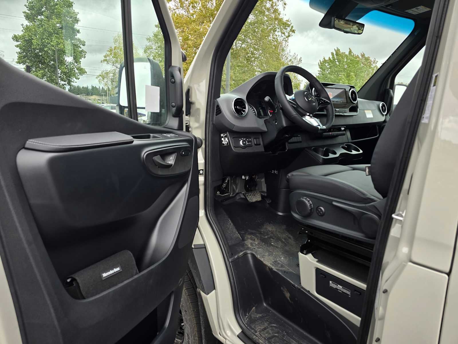 2026 Mercedes-Benz Sprinter 2500 Standard Roof I4 Diesel HO 144" AWD