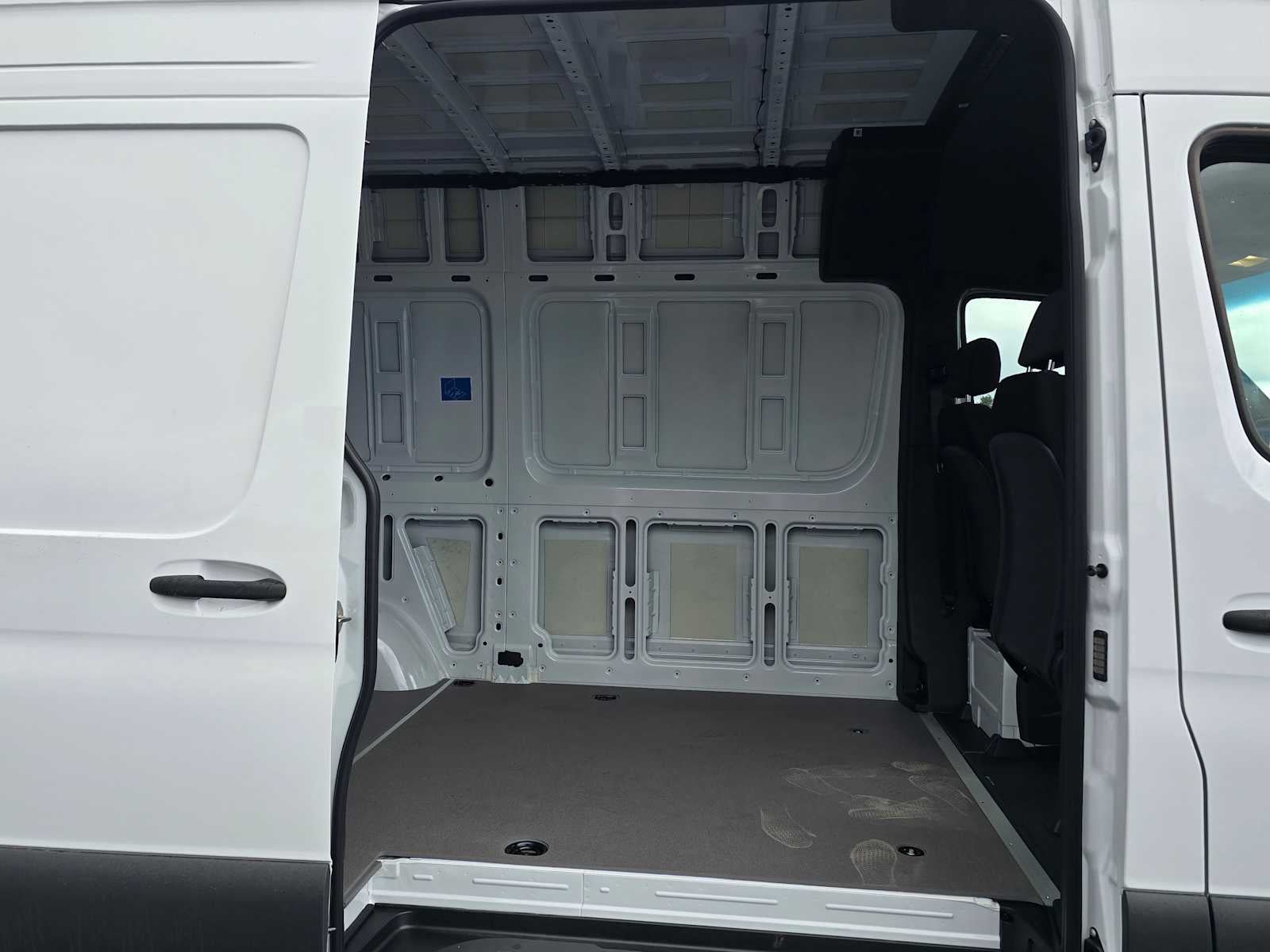 2026 Mercedes-Benz Sprinter 2500 Standard Roof I4 Diesel 144" RWD