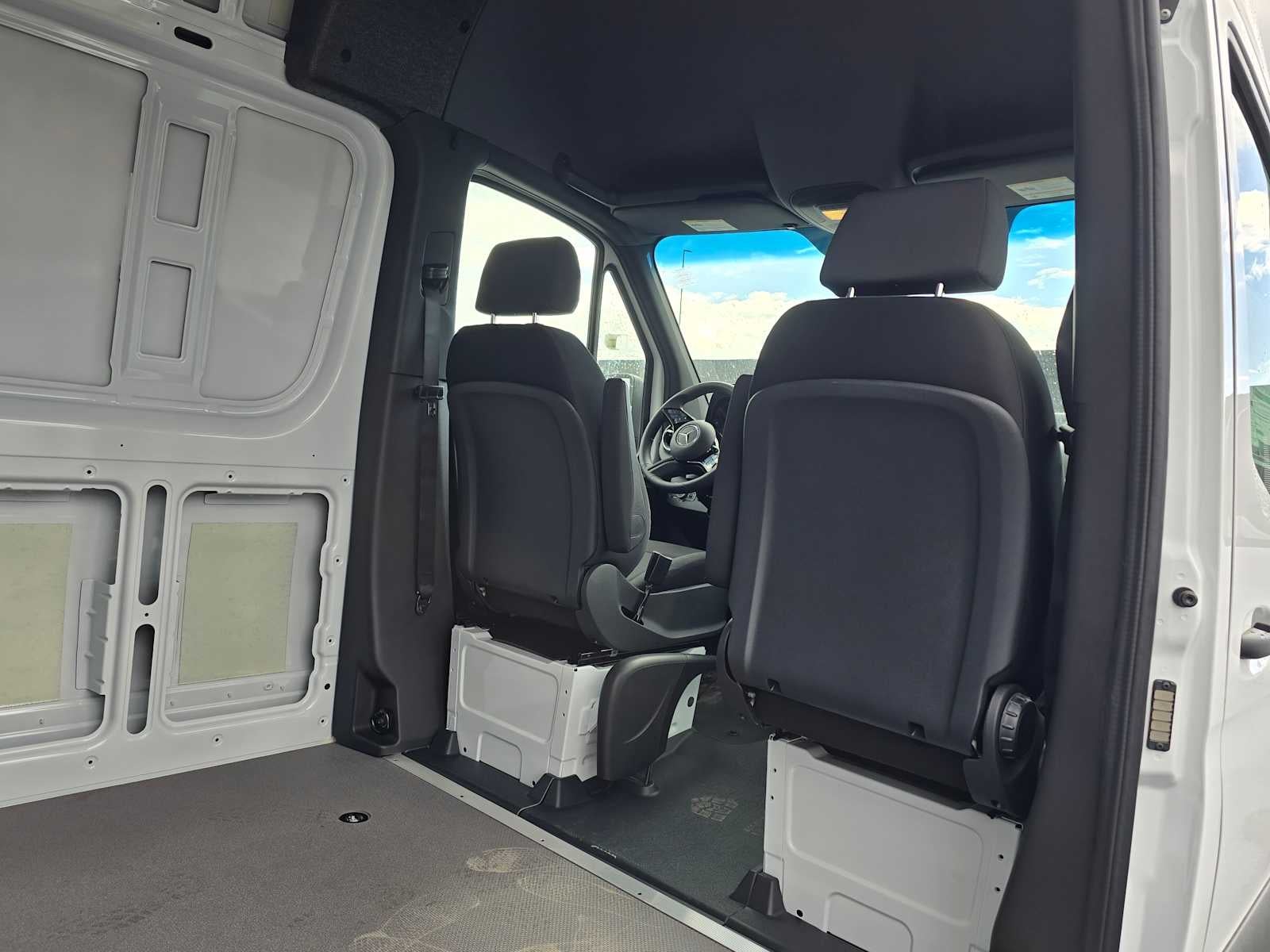 2026 Mercedes-Benz Sprinter 2500 Standard Roof I4 Diesel 144" RWD