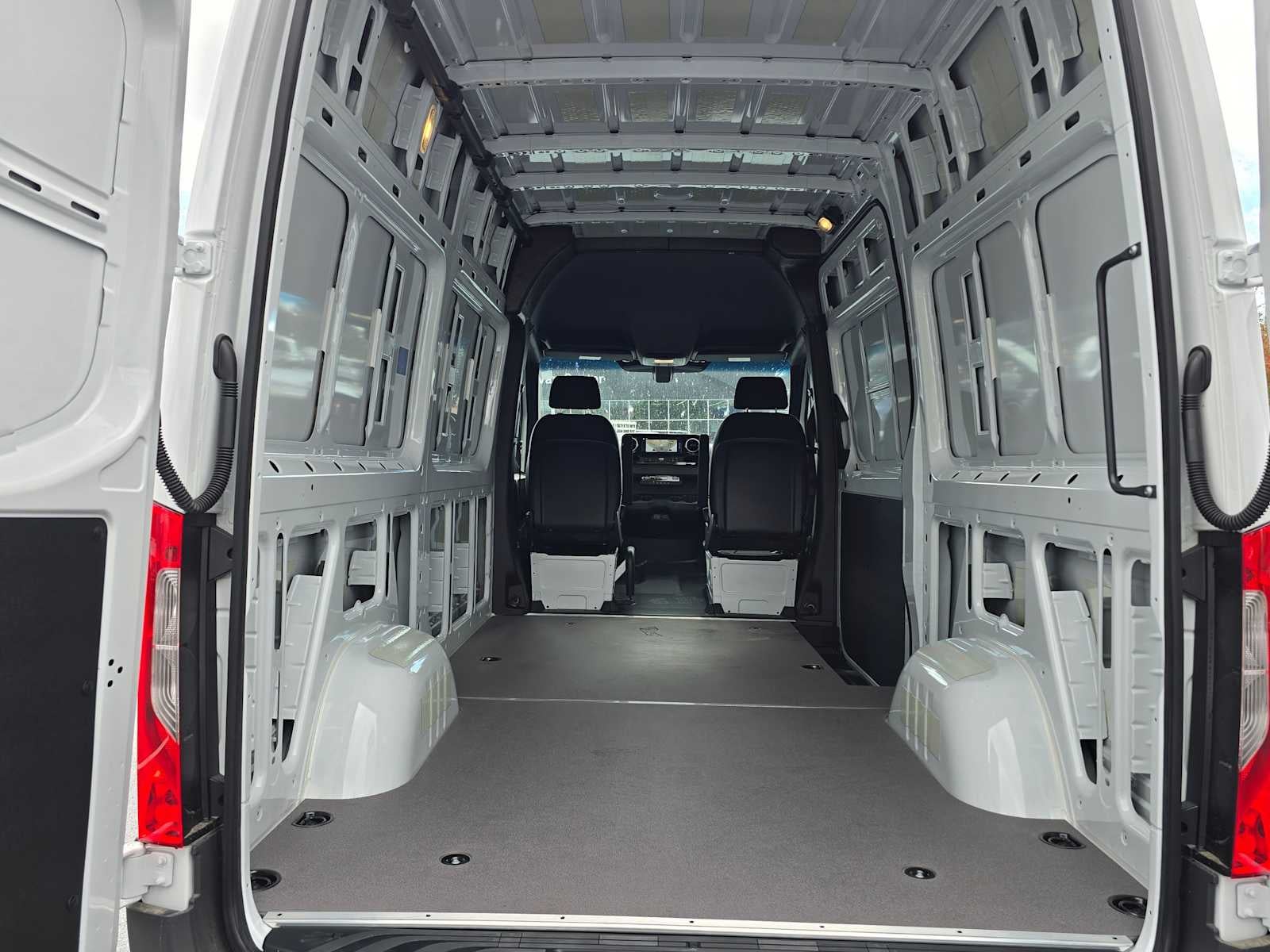 2026 Mercedes-Benz Sprinter 2500 Standard Roof I4 Diesel 144" RWD