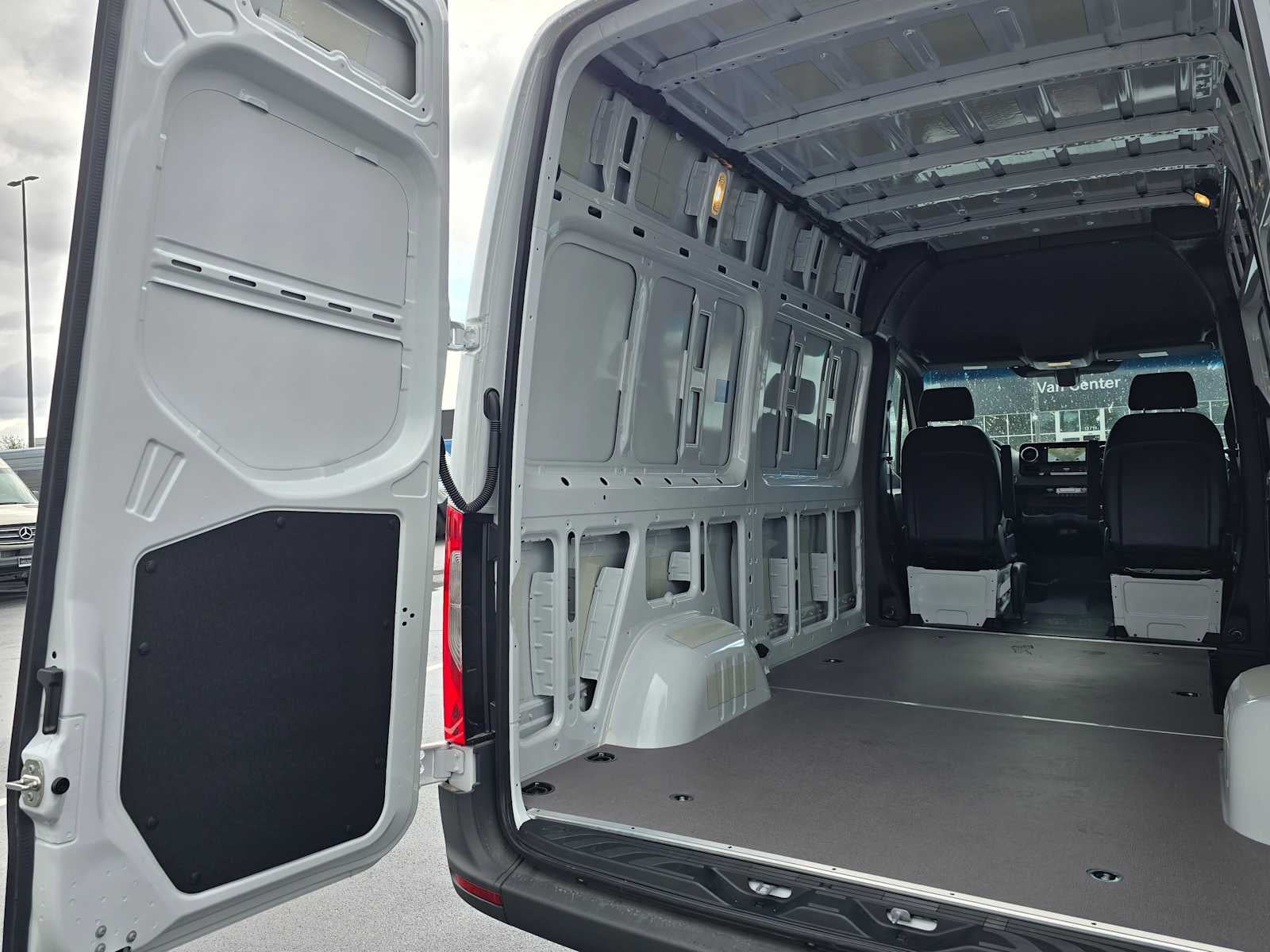 2026 Mercedes-Benz Sprinter 2500 Standard Roof I4 Diesel 144" RWD