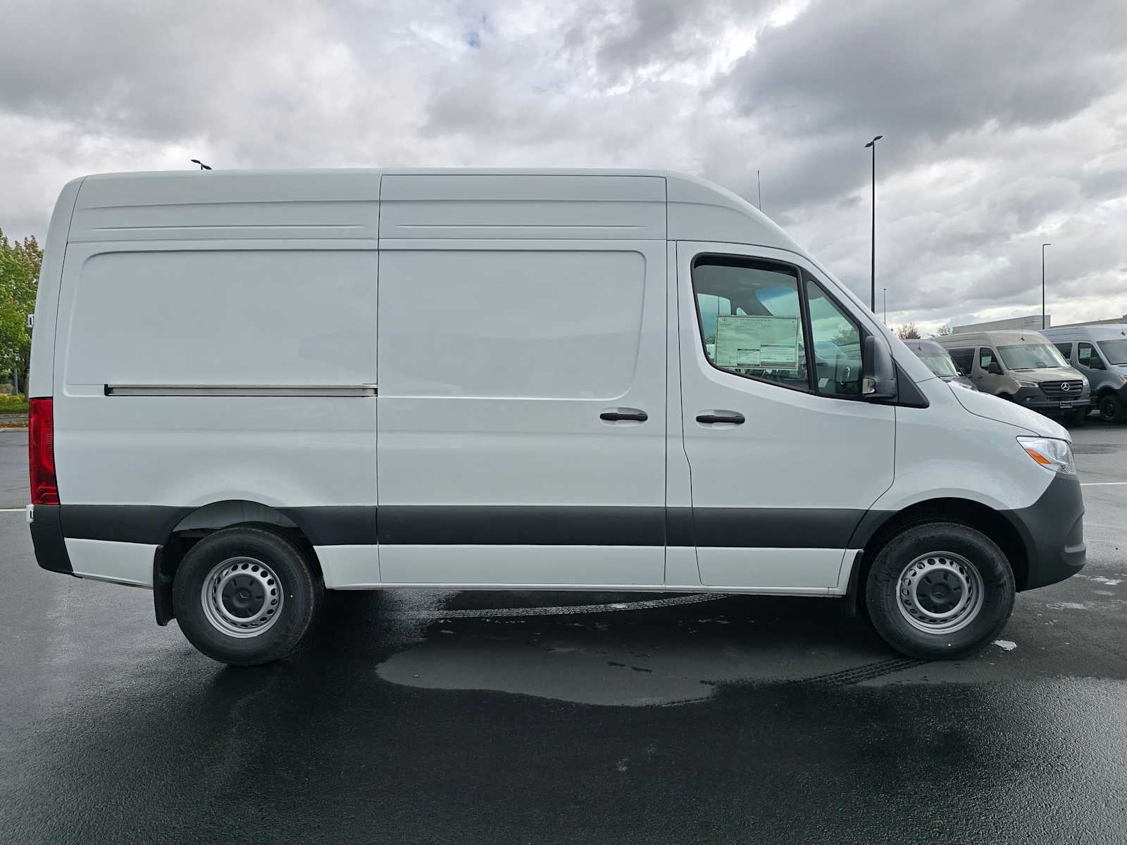 2026 Mercedes-Benz Sprinter 2500 Standard Roof I4 Diesel 144" RWD