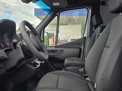 2026 Mercedes-Benz Sprinter 2500 Standard Roof I4 Diesel 144" RWD