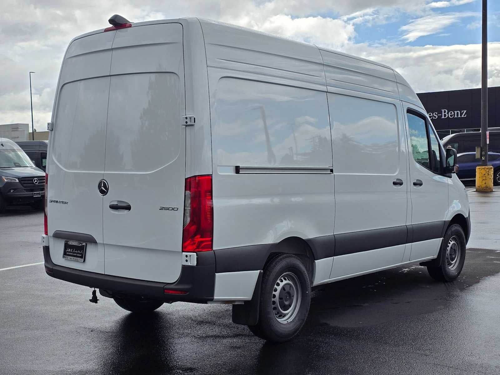 2026 Mercedes-Benz Sprinter 2500 Standard Roof I4 Diesel 144" RWD