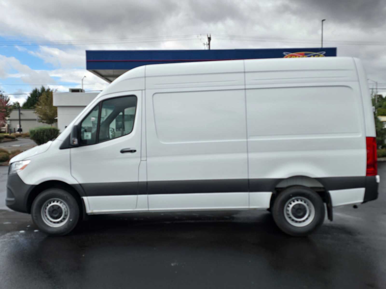 2026 Mercedes-Benz Sprinter 2500 Standard Roof I4 Diesel 144" RWD