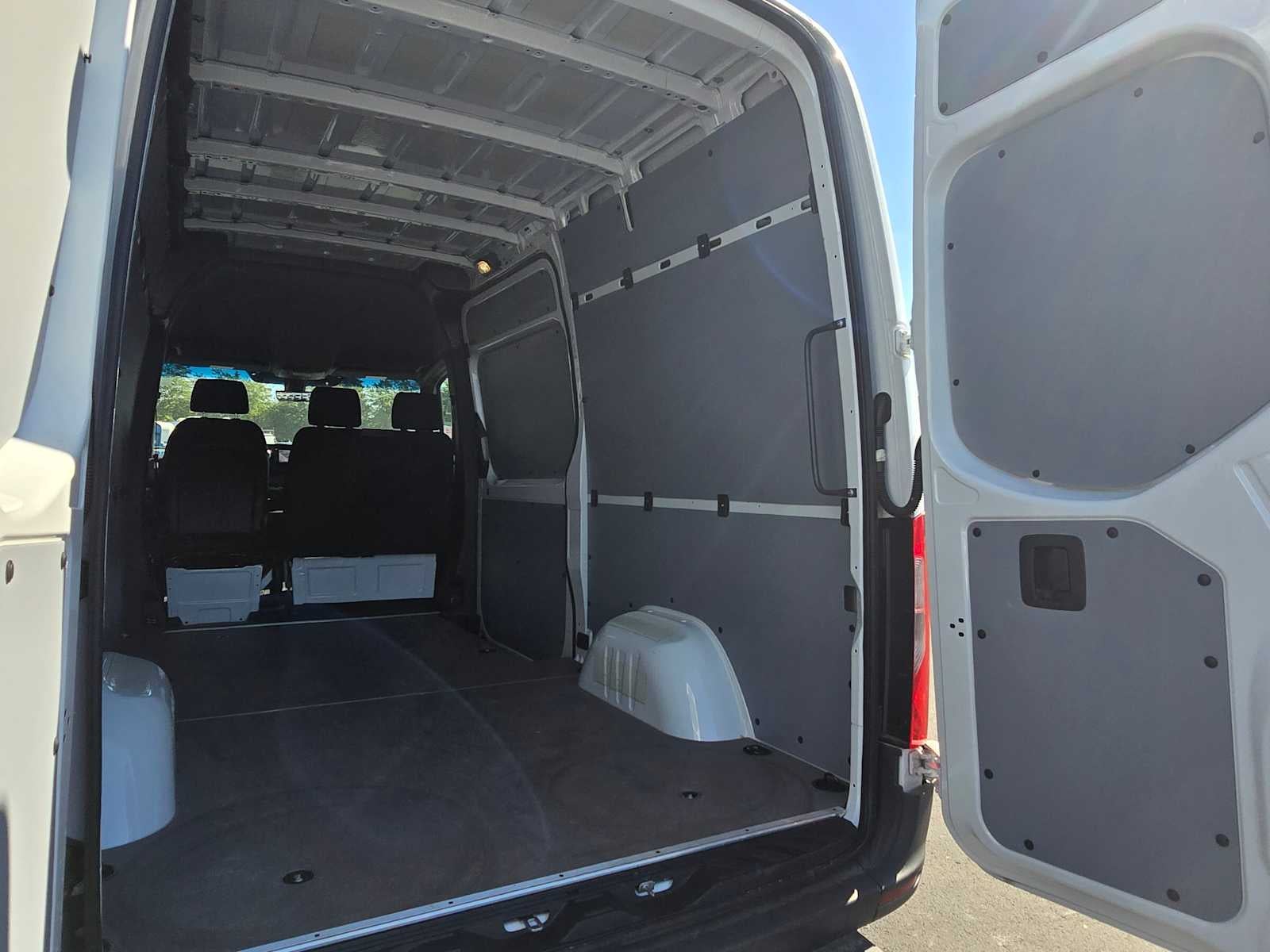 2026 Mercedes-Benz Sprinter Cargo Van 2500 Standard Roof I4 Diesel HO 144" RWD