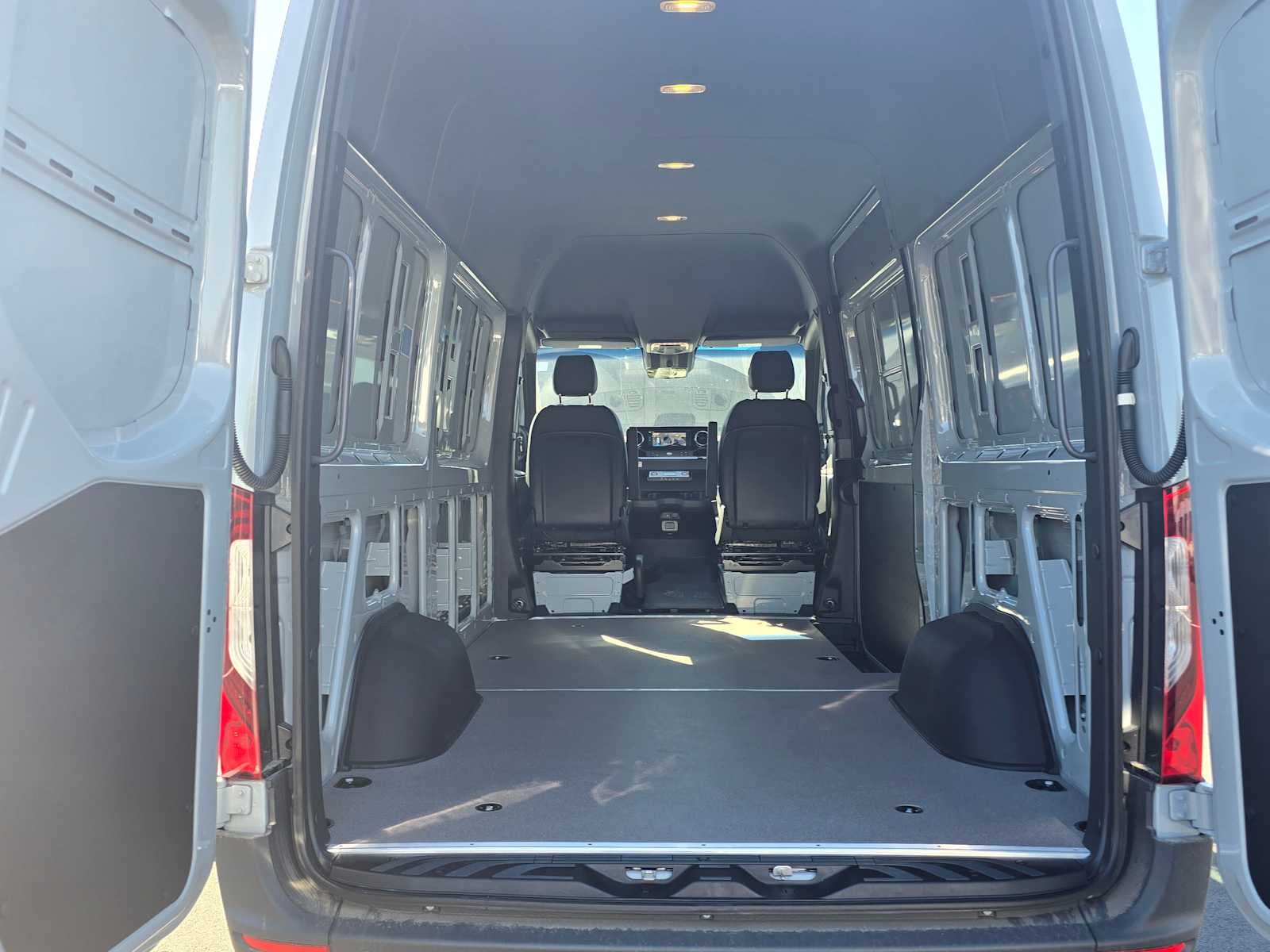 2026 Mercedes-Benz Sprinter 2500 Standard Roof I4 Diesel HO 144" AWD