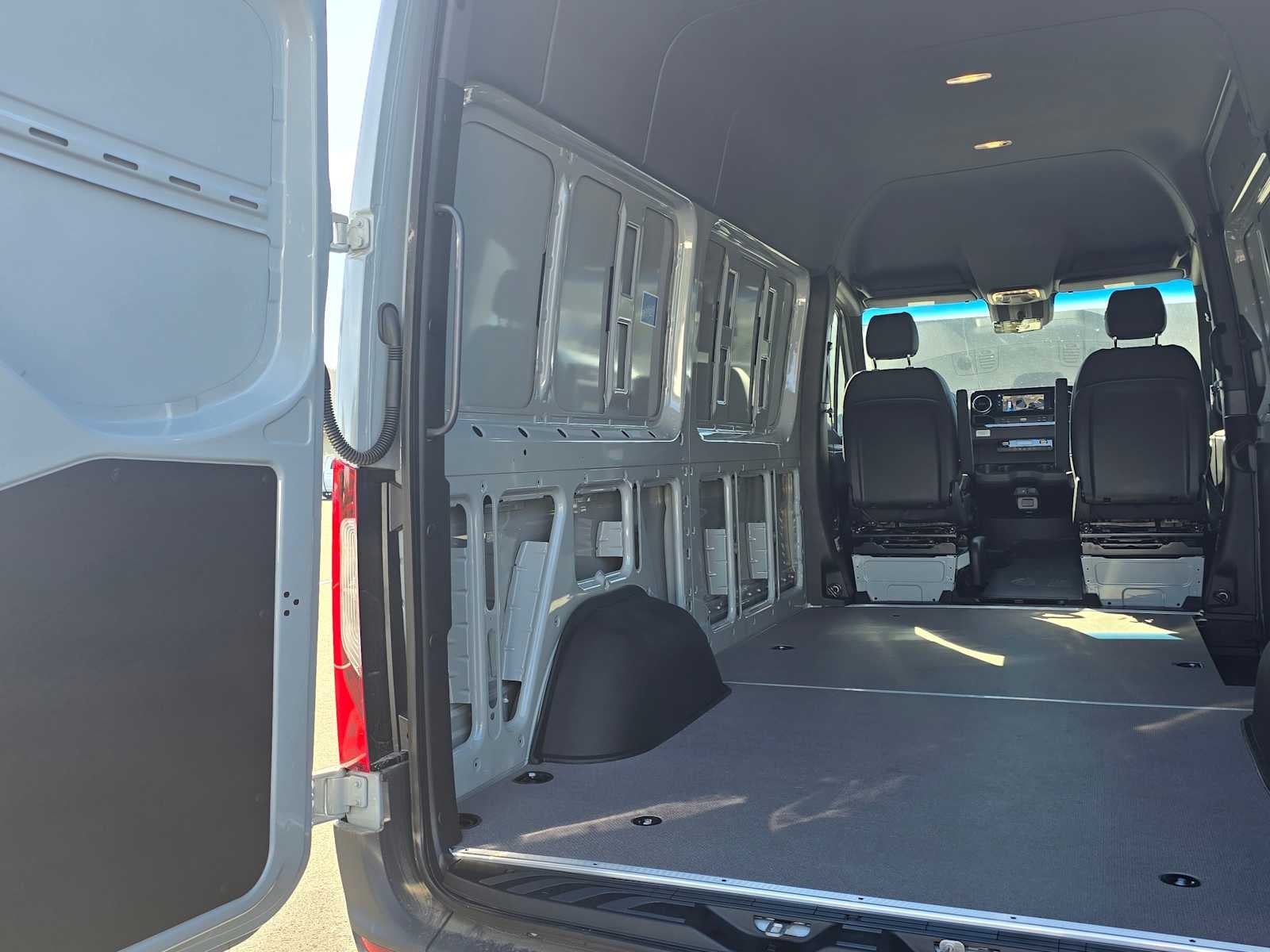 2026 Mercedes-Benz Sprinter 2500 Standard Roof I4 Diesel HO 144" AWD